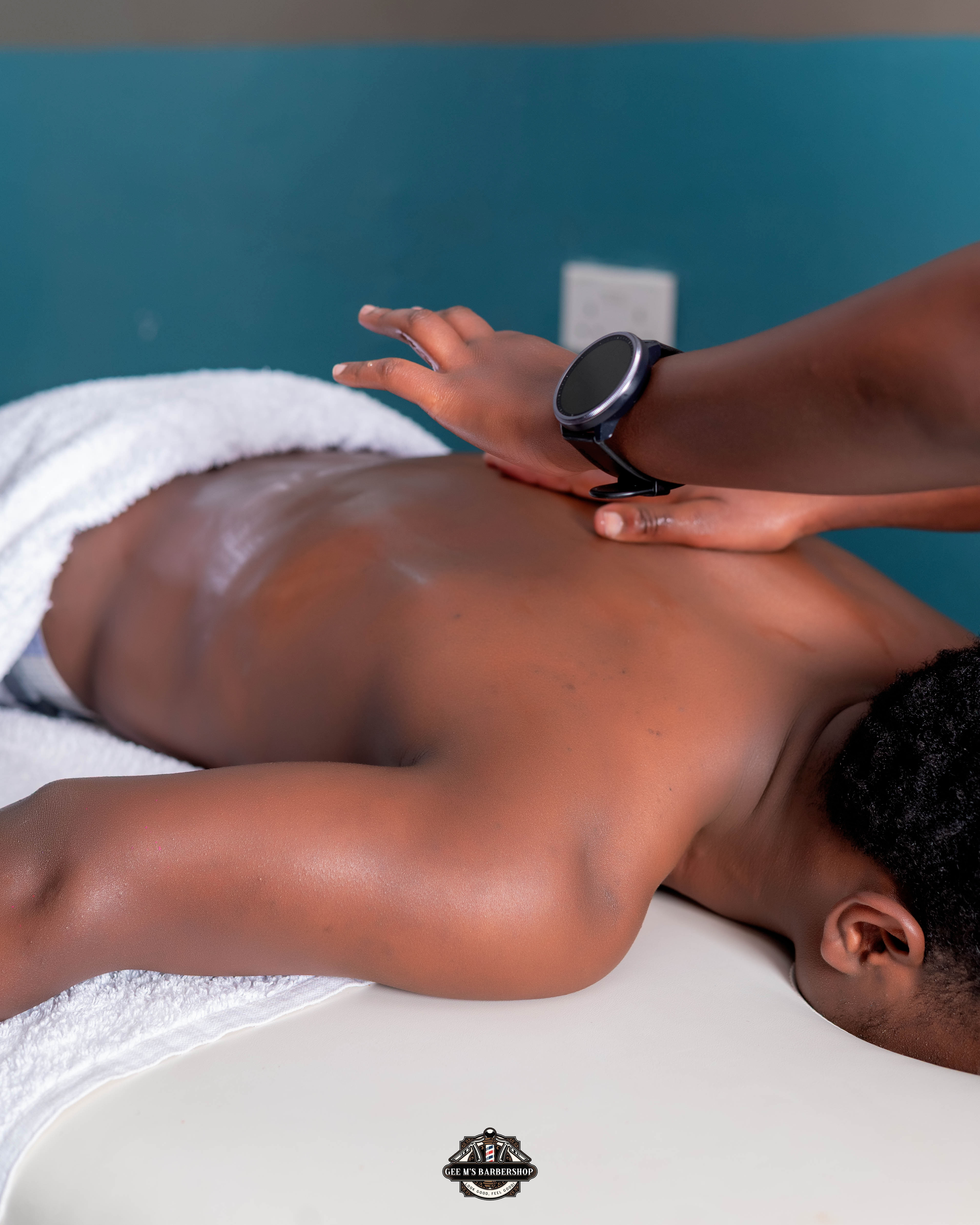 Body massage at GEE M'S