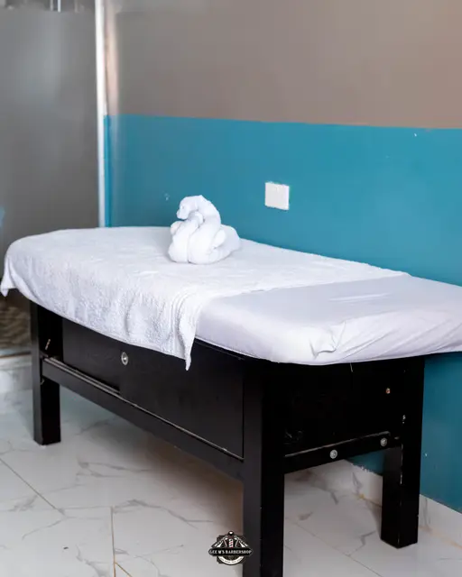Facial and brow grooming at GEE M'S Barbershop, Nairobi, photo 8
