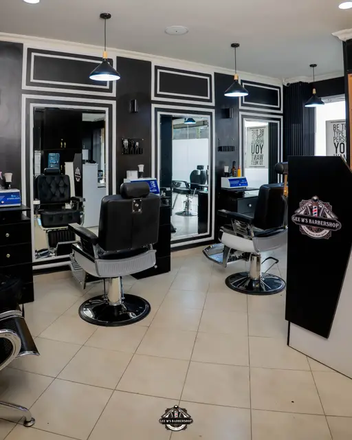 Manicure and pedicure at GEE M'S Barbershop, Nairobi, photo 9