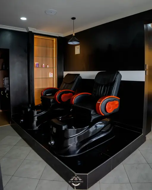 Grooming products and tools at GEE M'S Barbershop, Nairobi, photo 5