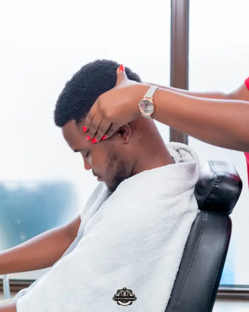 Massage at GEE M'S Barbershop, Nairobi, photo 11