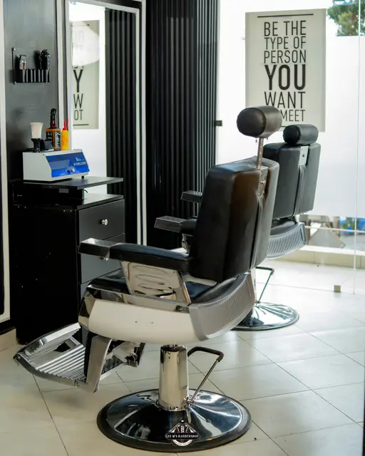 Inside GEE M'S Barbershop, Nairobi, photo 4