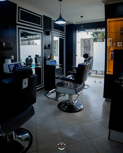 Inside GEE M'S Barbershop, Nairobi, photo 7
