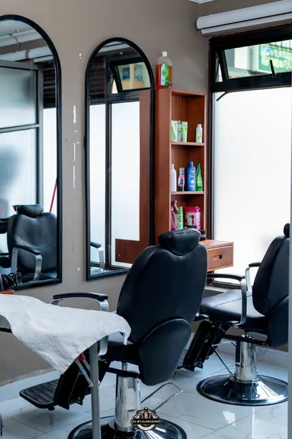 Inside GEE M'S Barbershop, Nairobi, photo 13